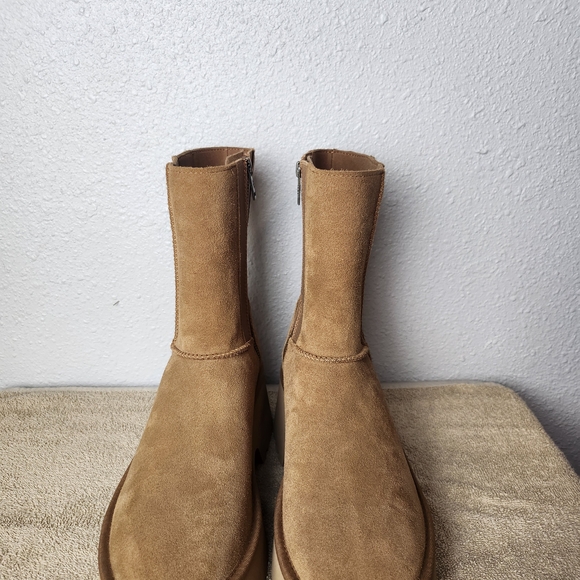 UGG Tan Suede Boots with Cozy Lining - Picture 2 of 10